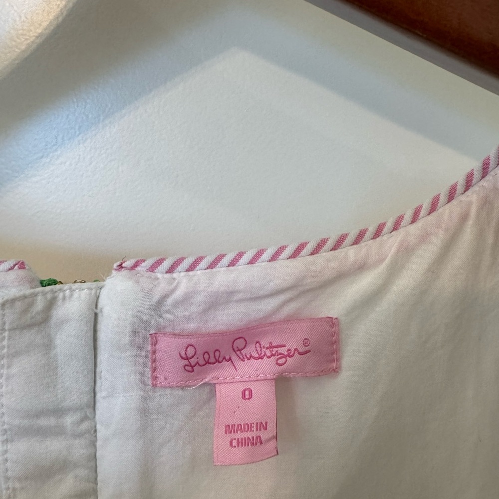 Lilly Pulitzer White Dress with Pink Bow Zipper Detail, Scalloped Hem - Picture 5 of 5